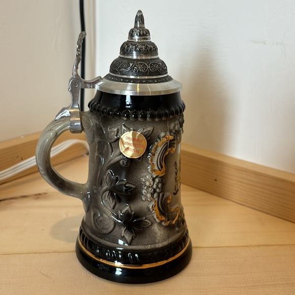 Original “king” hand painted beer stein - Picture 4 of 8